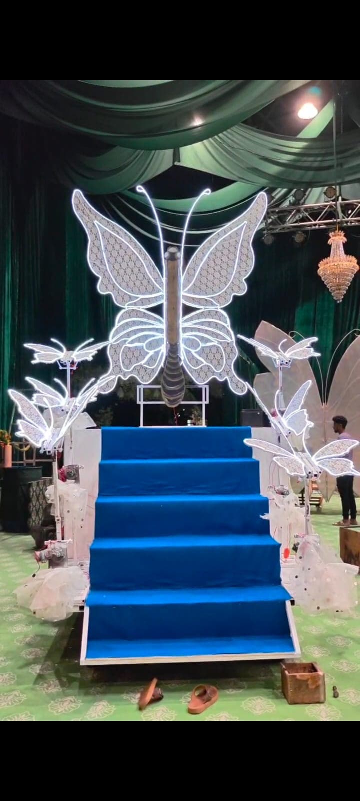 Luxury entry · stage walk
