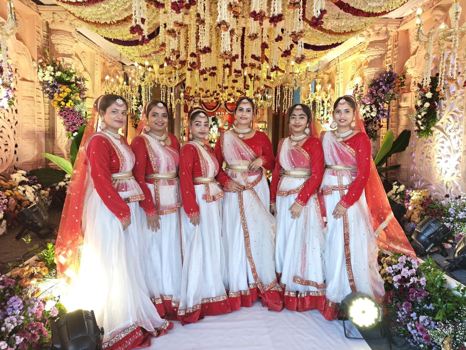 Welcome dancers · stage moment
